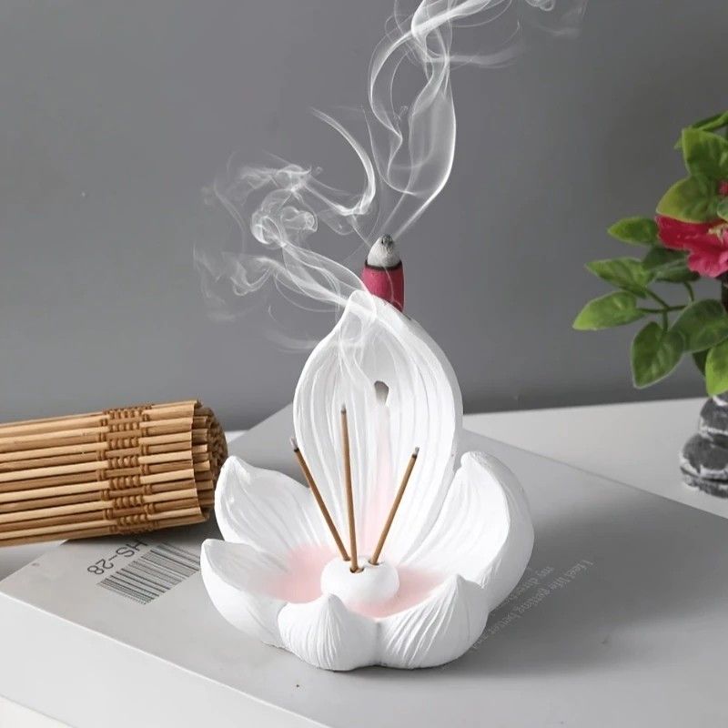 One lotus-shaped incense cone, a multifunctional home decoration piece, suitable for yoga and meditation.(PINK)