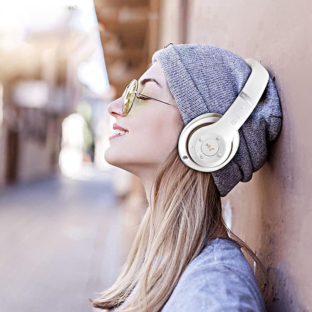 Wireless Bluetooth Headphones Foldable Over Ear Stereo Headsets with Built-in Mic Blue